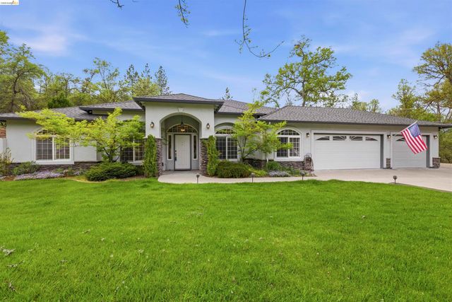 19035 Apple Valley Dr, Sonora, CA 95370