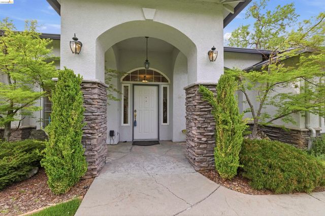 19035 Apple Valley Dr, Sonora, CA 95370