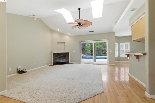 19035 Apple Valley Dr, Sonora, CA 95370