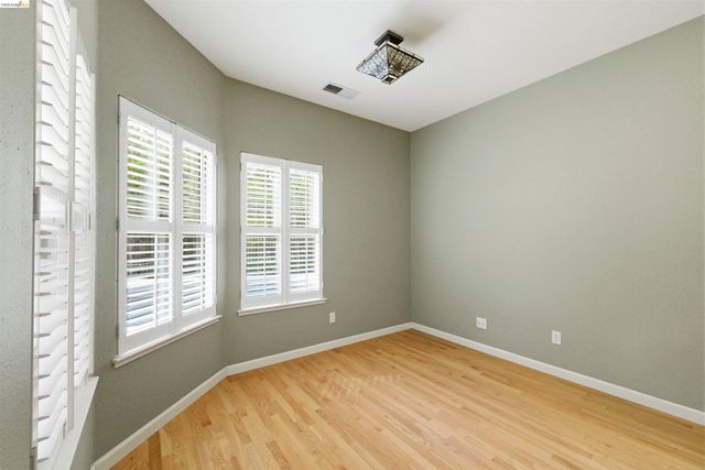 19035 Apple Valley Dr, Sonora, CA 95370