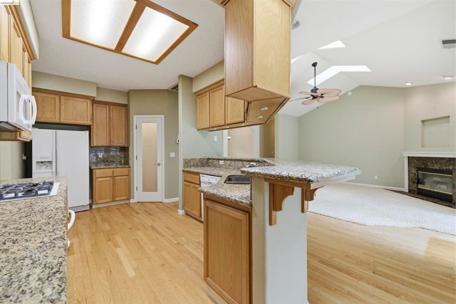 19035 Apple Valley Dr, Sonora, CA 95370