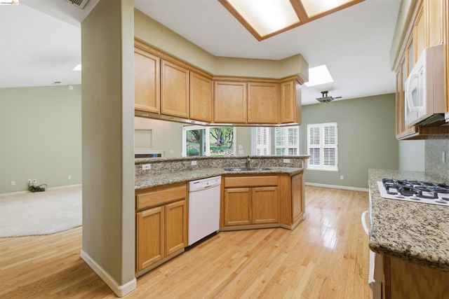 19035 Apple Valley Dr, Sonora, CA 95370