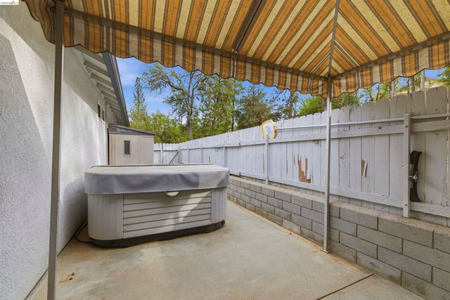 19035 Apple Valley Dr, Sonora, CA 95370