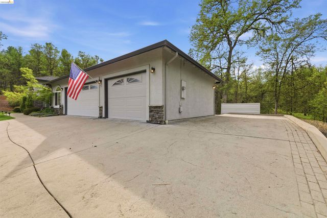 19035 Apple Valley Dr, Sonora, CA 95370