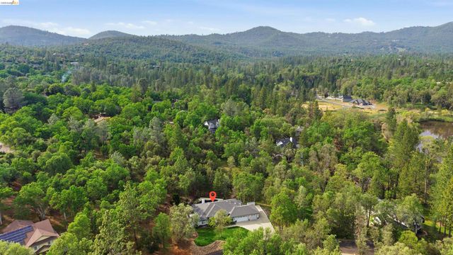 19035 Apple Valley Dr, Sonora, CA 95370