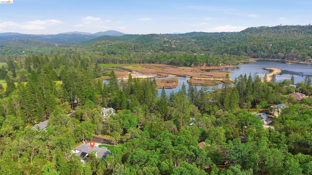 19035 Apple Valley Dr, Sonora, CA 95370