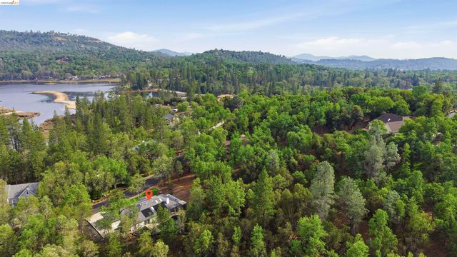 19035 Apple Valley Dr, Sonora, CA 95370