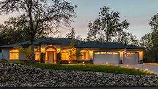 19035 Apple Valley Dr, Sonora, CA 95370