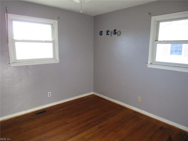 8 Lois LN, Newport News, VA 23608