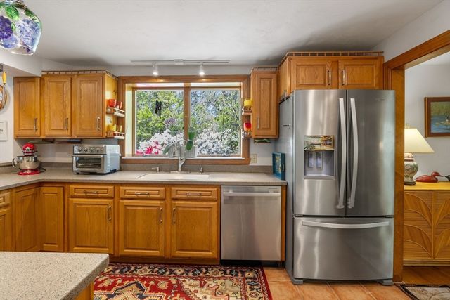 12 Madison Dr, Sandwich, MA 02537
