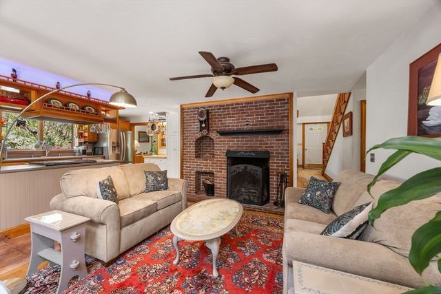 12 Madison Dr, Sandwich, MA 02537