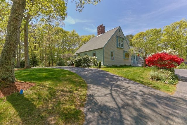 12 Madison Dr, Sandwich, MA 02537