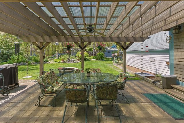 12 Madison Dr, Sandwich, MA 02537