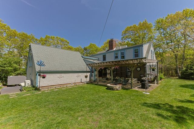 12 Madison Dr, Sandwich, MA 02537