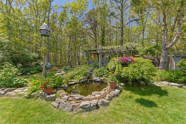 12 Madison Dr, Sandwich, MA 02537