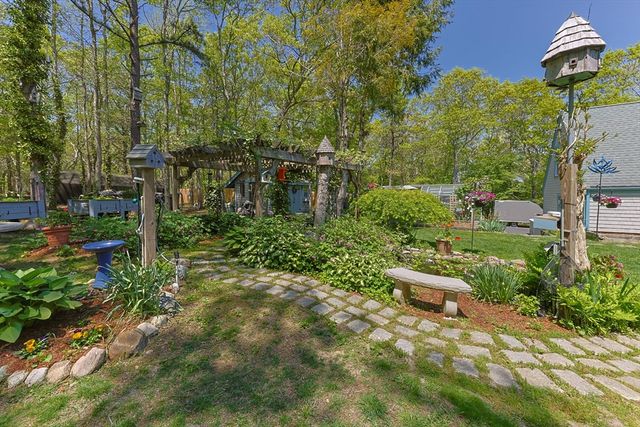 12 Madison Dr, Sandwich, MA 02537