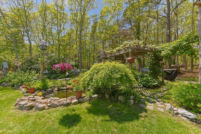 12 Madison Dr, Sandwich, MA 02537