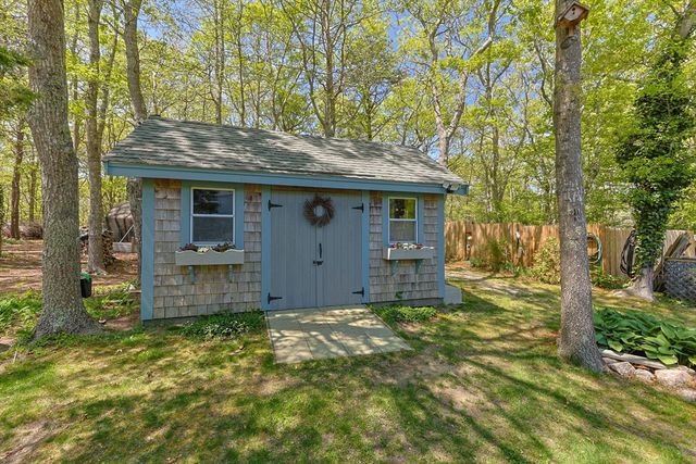 12 Madison Dr, Sandwich, MA 02537