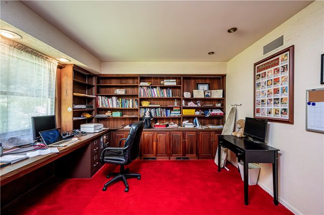 17 Sycamore St, City Of Greensburg, PA 15601