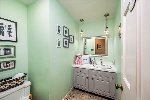 17 Sycamore St, City Of Greensburg, PA 15601