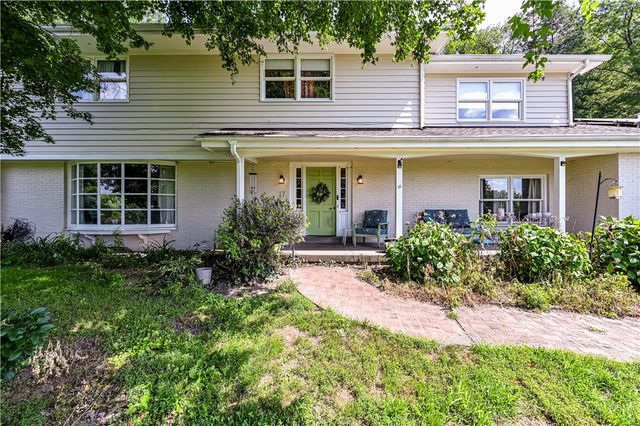 17 Sycamore St, City Of Greensburg, PA 15601