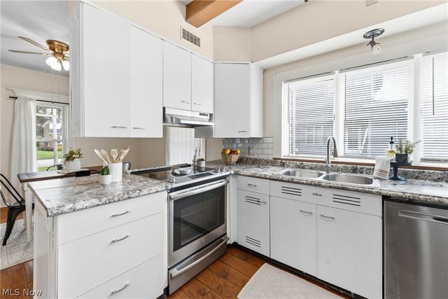198 E Main Street, Apple Creek, OH 44606