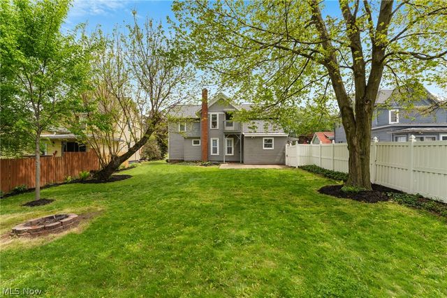 198 E Main Street, Apple Creek, OH 44606
