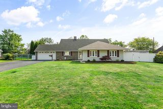 18 STEEPLEBUSH ROAD, Levittown, PA 19056