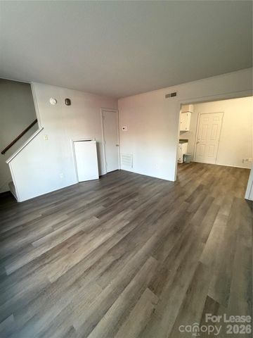 318 N Poplar Street 2, Gastonia, NC 28054
