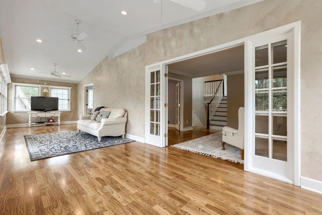 8664 Xenium Lane N, Maple Grove, MN 55369