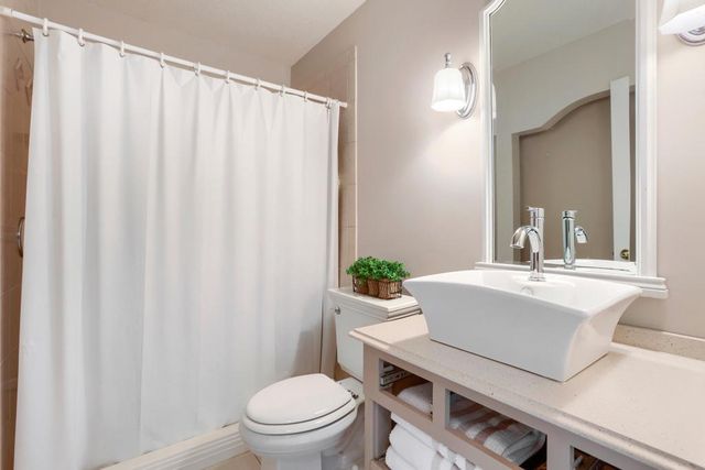 8664 Xenium Lane N, Maple Grove, MN 55369