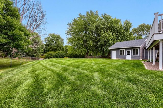8664 Xenium Lane N, Maple Grove, MN 55369