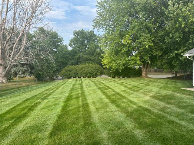 8664 Xenium Lane N, Maple Grove, MN 55369