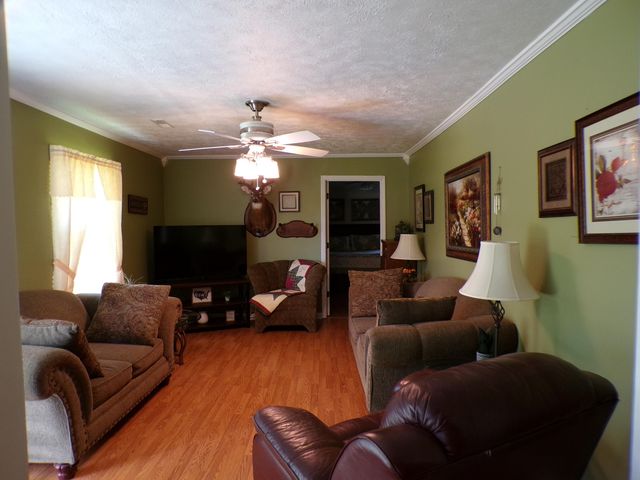 250 Holladay Lane, Waco, KY 40385