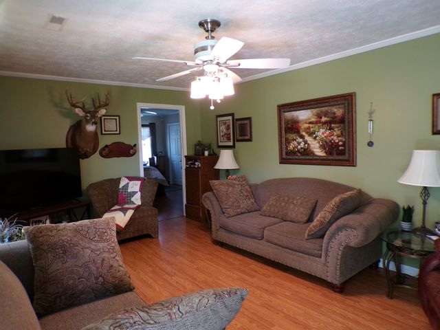 250 Holladay Lane, Waco, KY 40385