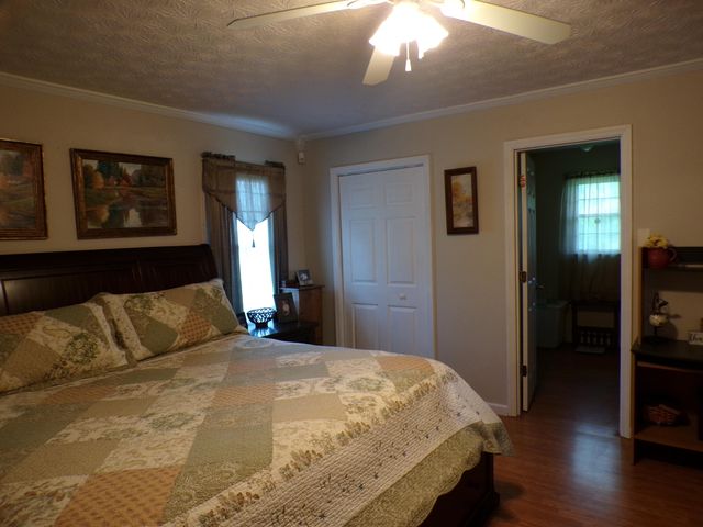 250 Holladay Lane, Waco, KY 40385