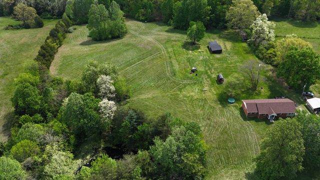 250 Holladay Lane, Waco, KY 40385