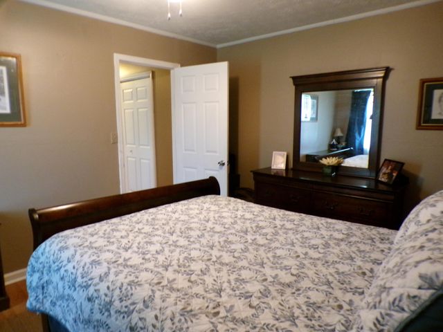 250 Holladay Lane, Waco, KY 40385