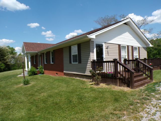 250 Holladay Lane, Waco, KY 40385