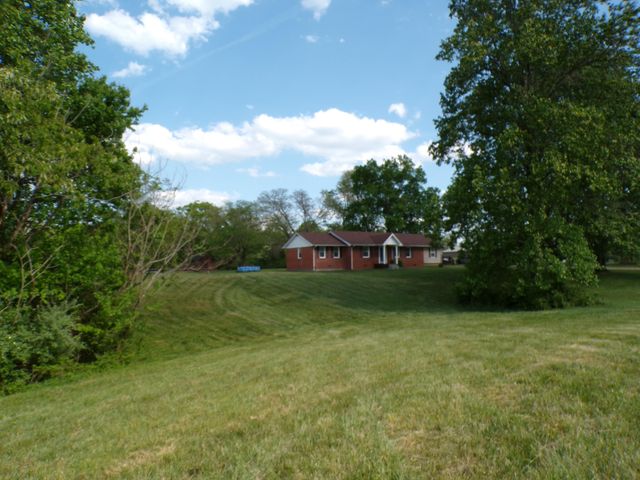 250 Holladay Lane, Waco, KY 40385