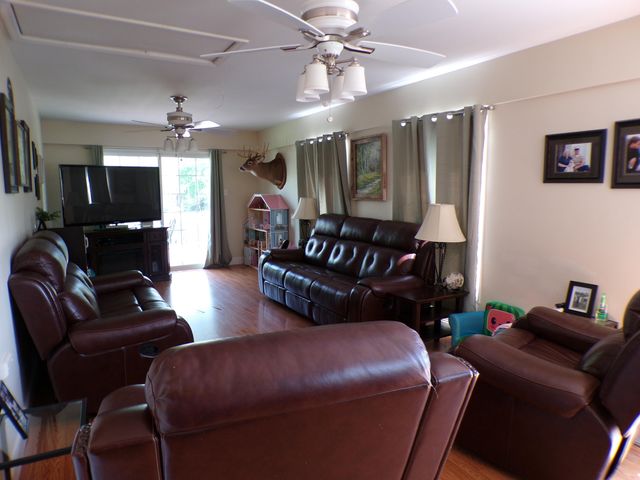 250 Holladay Lane, Waco, KY 40385