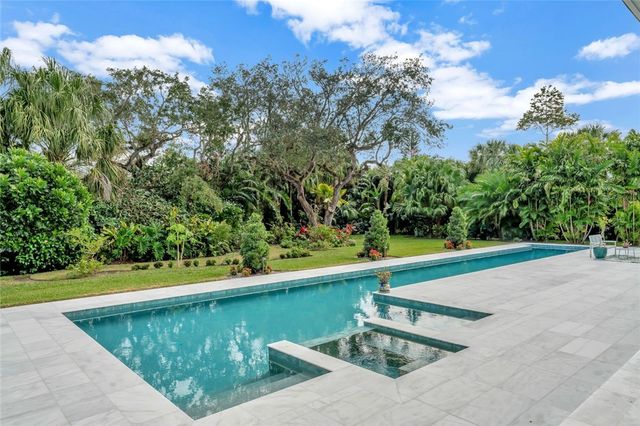790 Lake Drive, Vero Beach, FL 32963