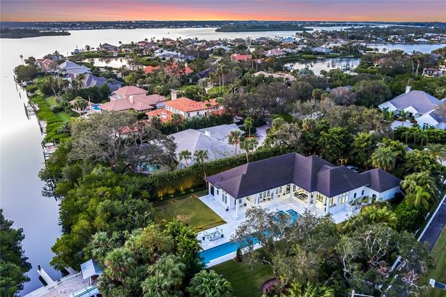 790 Lake Drive, Vero Beach, FL 32963