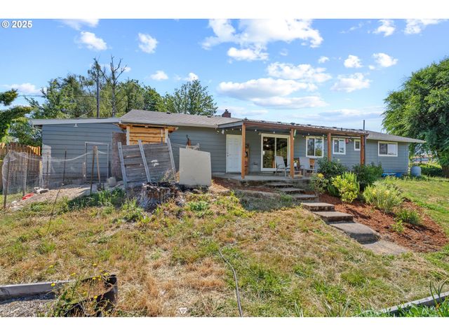 440 N YAMHILL St, Carlton, OR 97111
