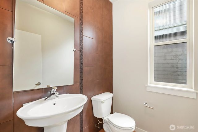 3128 Banks Lane SW, Olympia, WA 98512