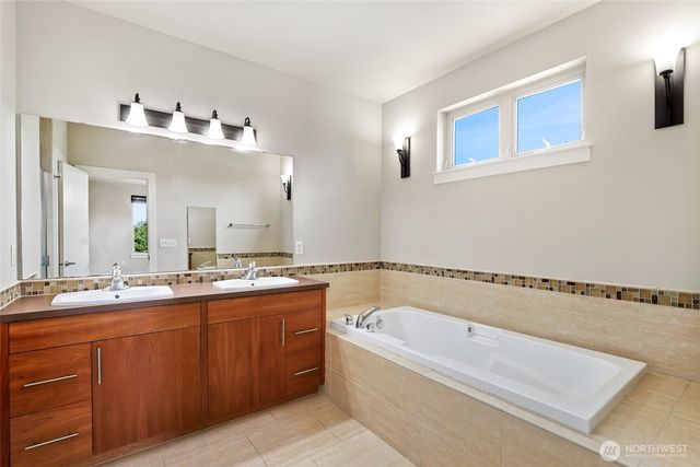 3128 Banks Lane SW, Olympia, WA 98512