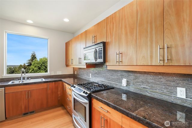 3128 Banks Lane SW, Olympia, WA 98512