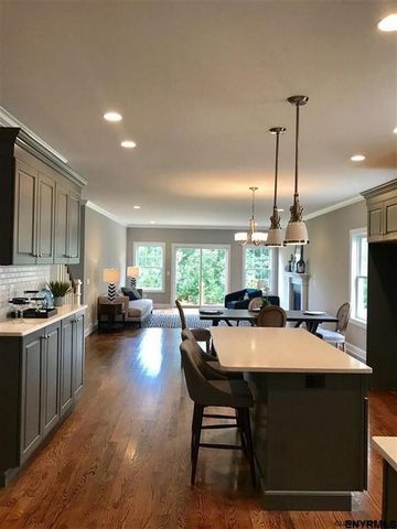 21 Harbor Lane, Colonie, NY 12047