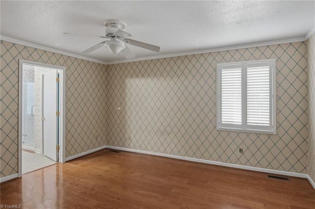 213 Ridgehaven Drive, Winston-salem, NC 27104