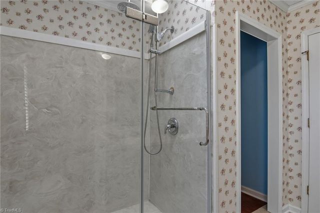 213 Ridgehaven Drive, Winston-salem, NC 27104